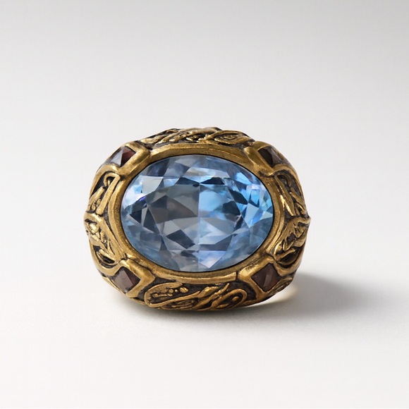 Vintage Heidi Daus Blue Gemstone Ring with Gold Detailing - Picture 6 of 6